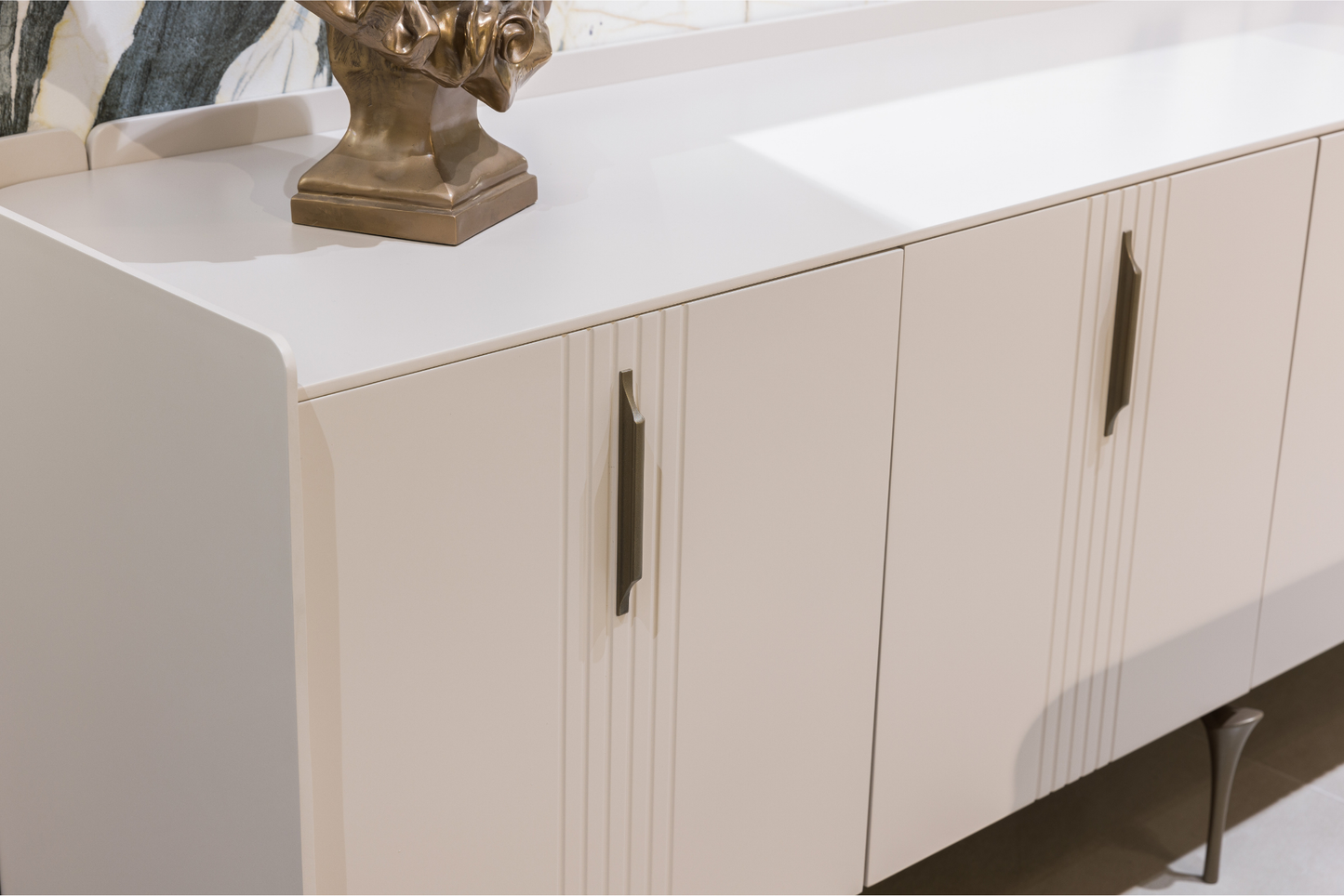 Mons Console Table
