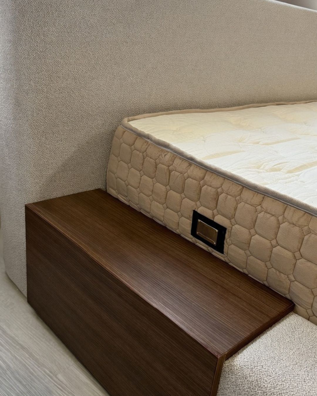 AURA BED